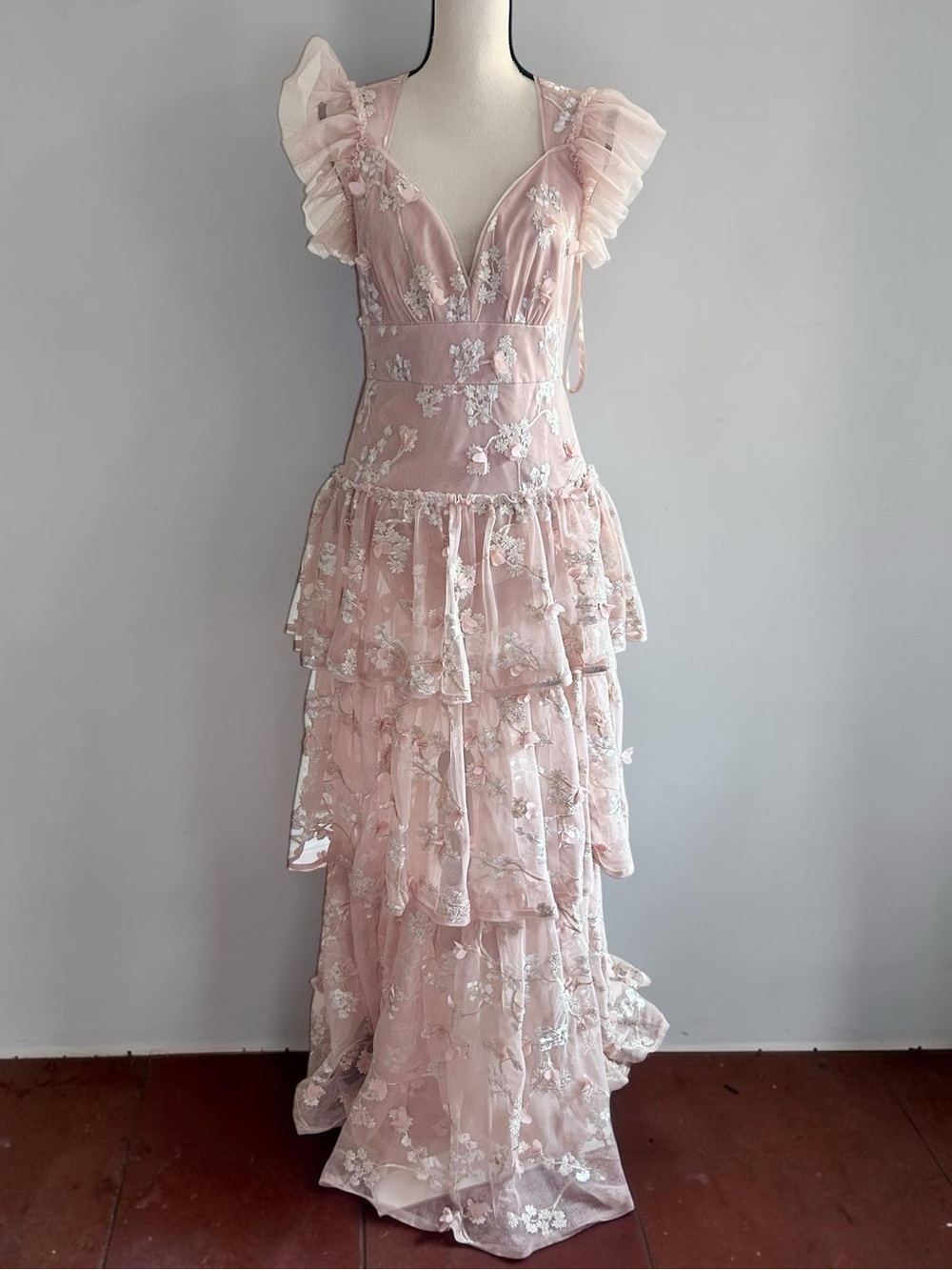 BCBGMAXAZRIA Blush 3D Floral Appliqué Tiered Tulle Maxi Dress Formal Gown Sz 8 - Picture 2 of 15